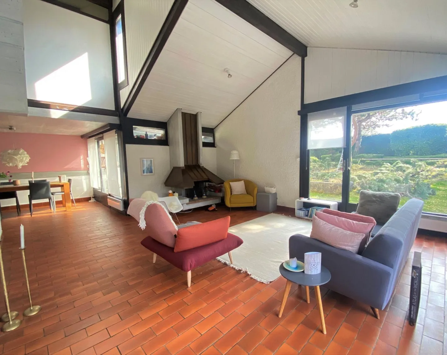 Casa Familiare Architettonica - Foto 1 di 14