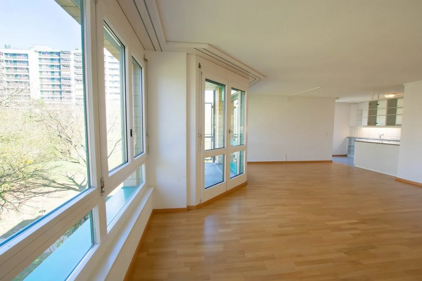 Living centrally yet in the green! - Photo 3 of 9