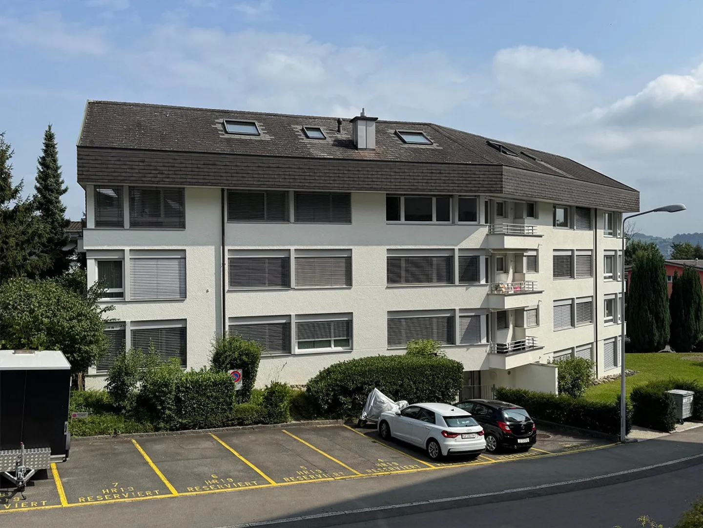 Appartamento mansardato di 2,5 stanze con balcone e lavatrice/asciugatrice privata - Foto 1 di 14