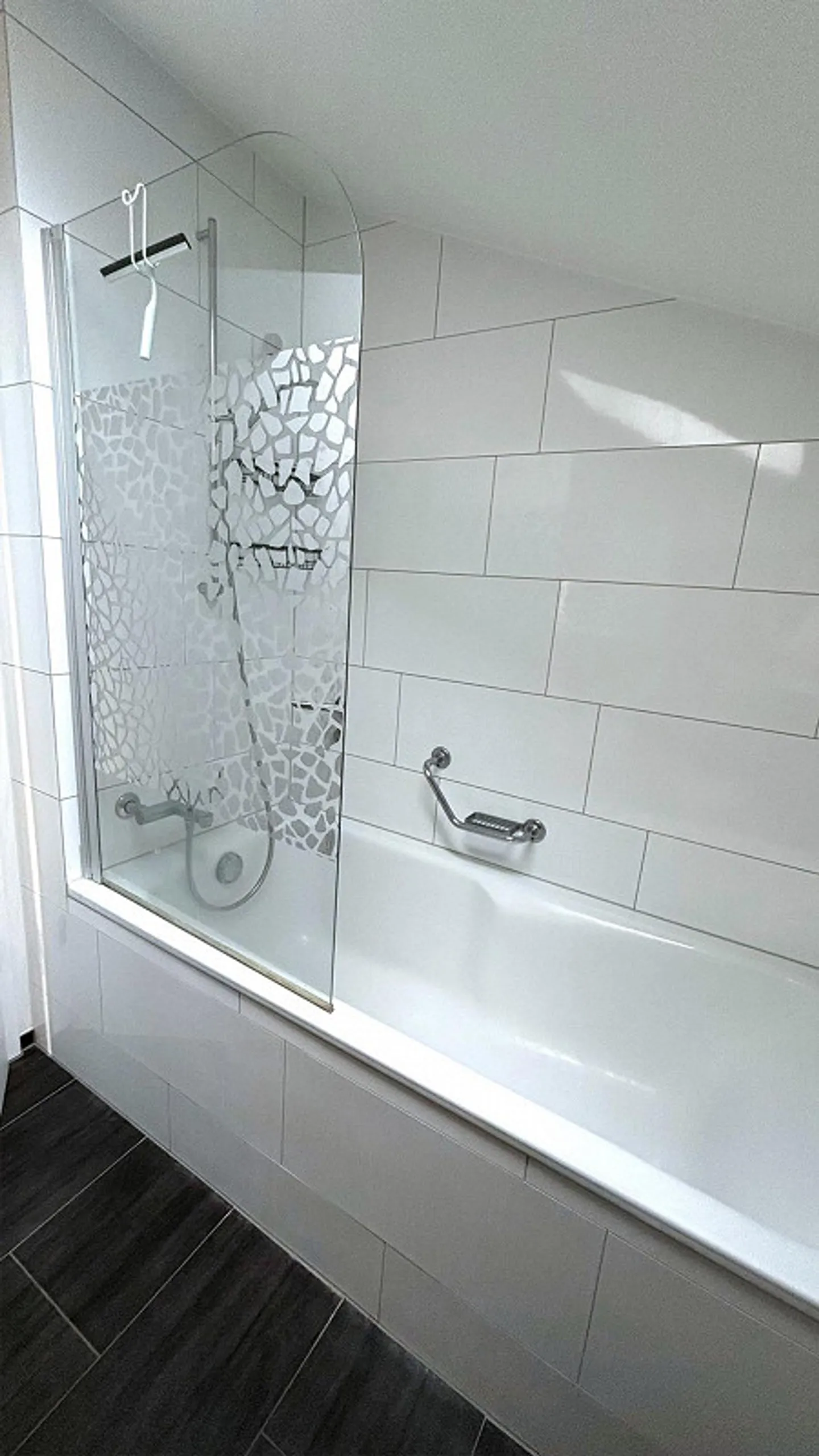 Appartamento mansardato di 2,5 stanze con balcone e lavatrice/asciugatrice privata - Foto 8 di 14