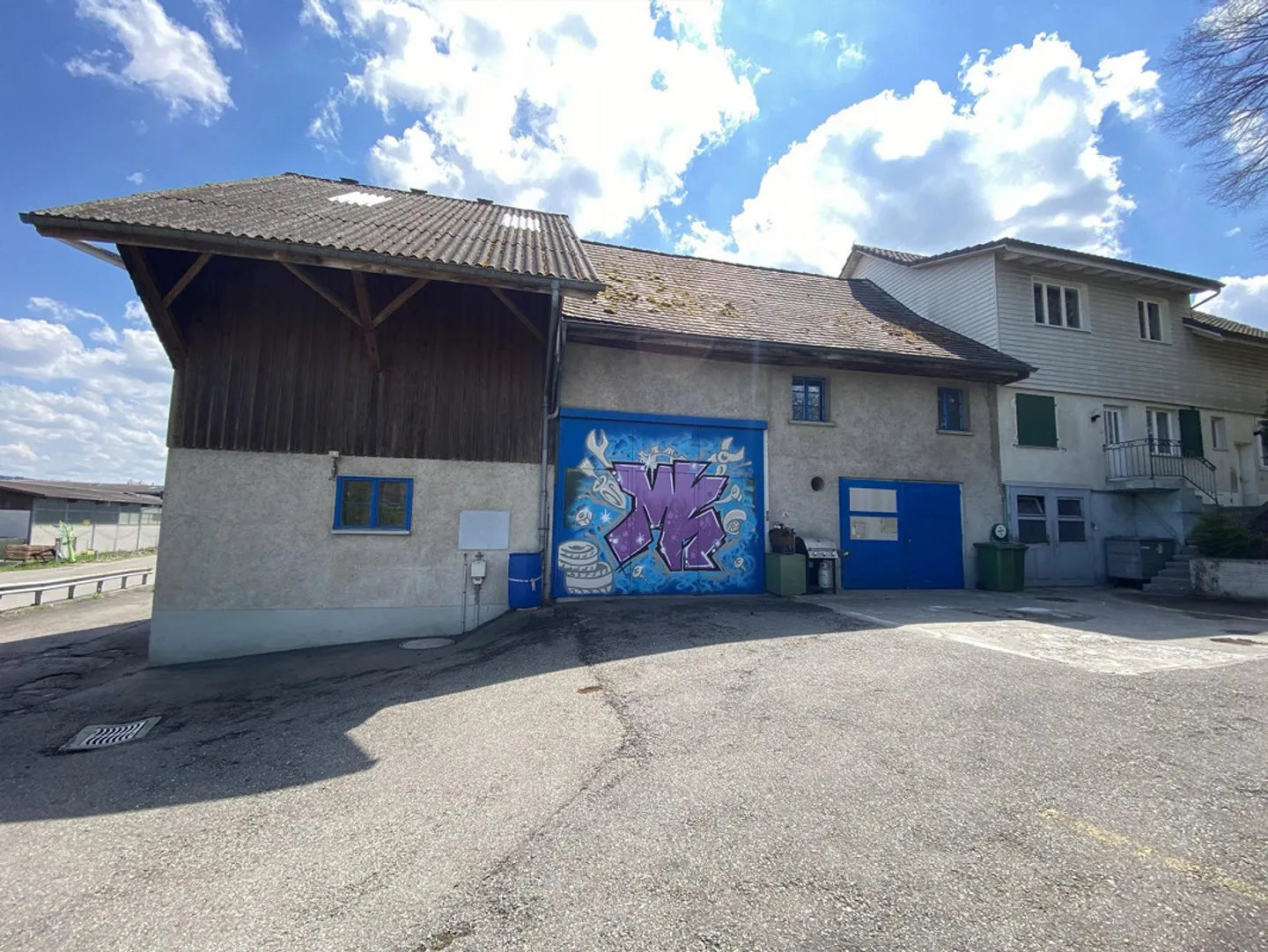 Geräumige Werkstatt mit Annehmlichkeiten - Foto 1 von 7