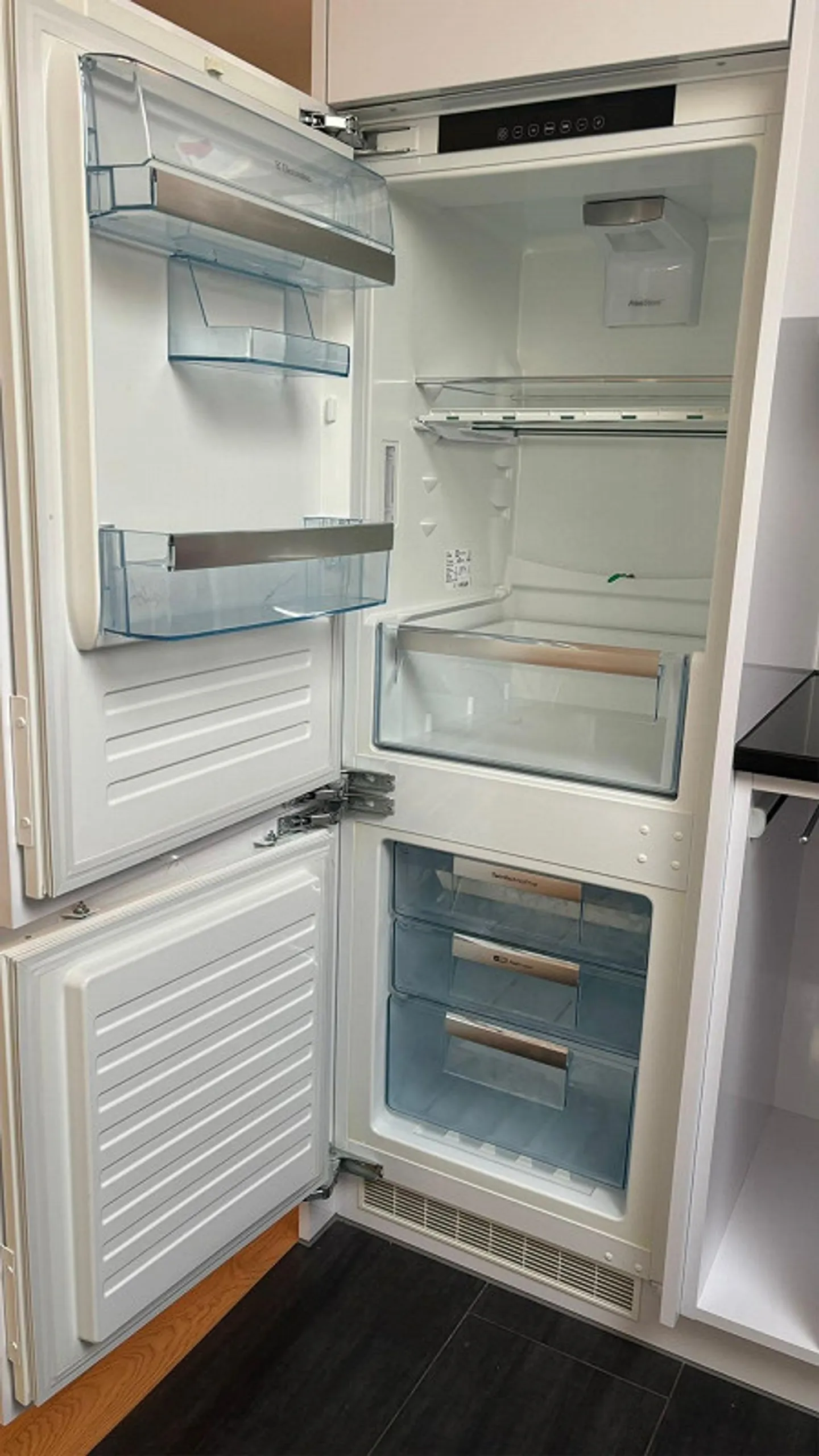 Appartamento mansardato di 2,5 stanze con balcone e lavatrice/asciugatrice privata - Foto 5 di 14