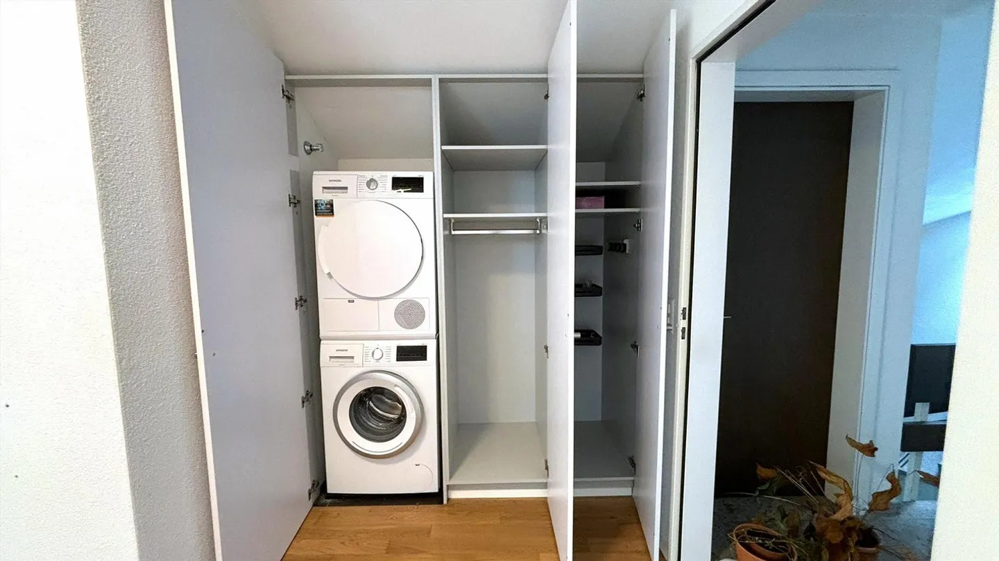 Appartamento mansardato di 2,5 stanze con balcone e lavatrice/asciugatrice privata - Foto 7 di 14