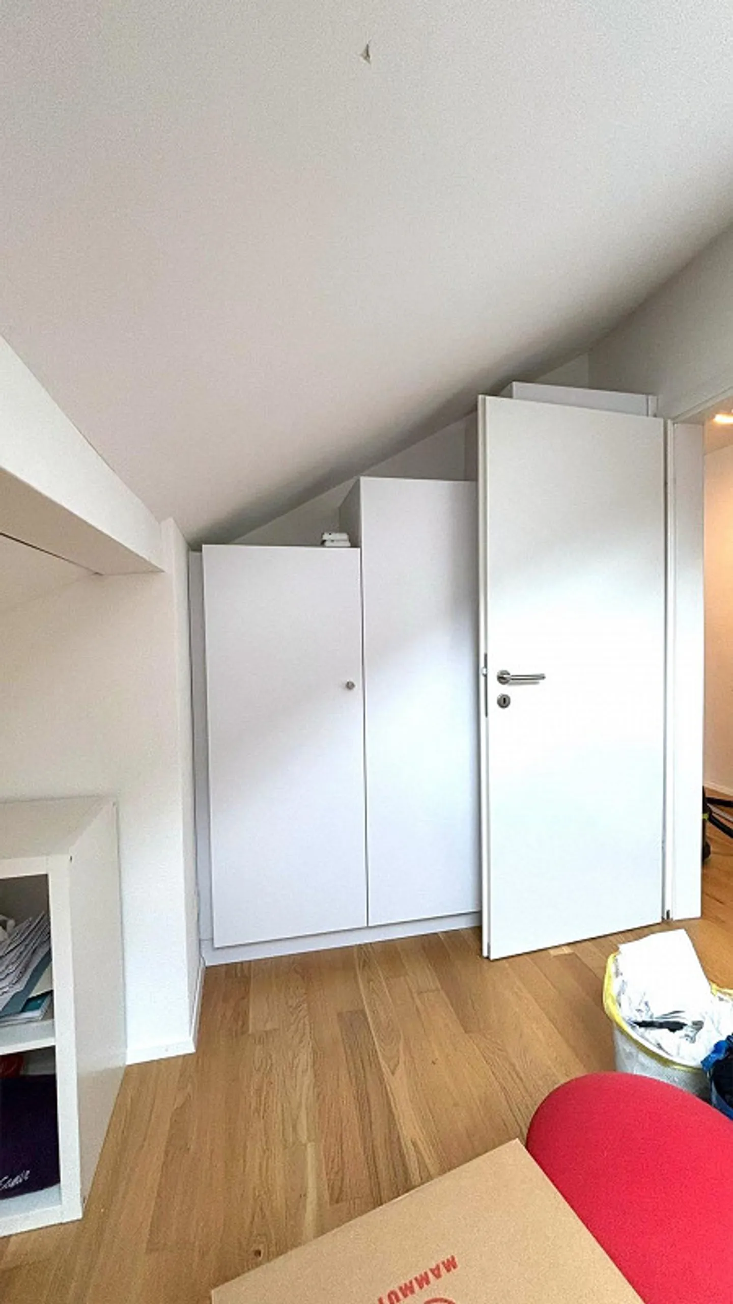 Appartamento mansardato di 2,5 stanze con balcone e lavatrice/asciugatrice privata - Foto 11 di 14