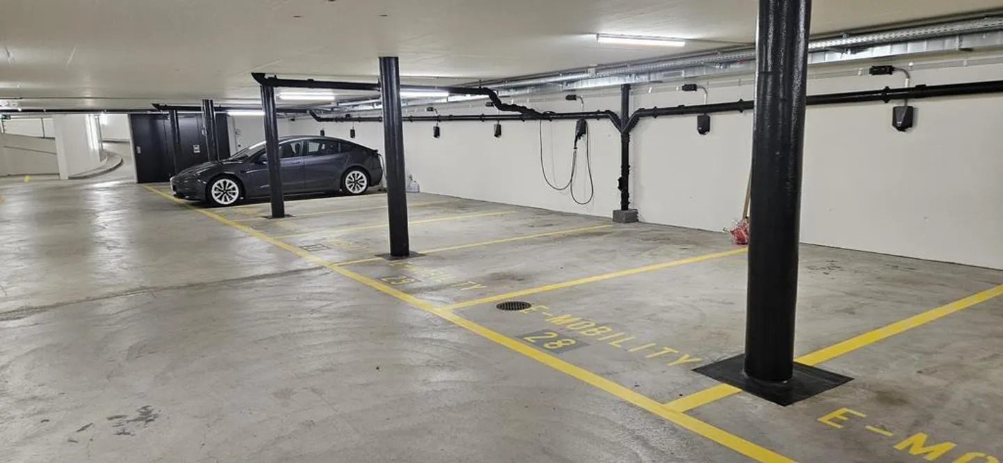 Posti auto in garage sotterranea in affitto nel quartiere Tiergarten - Foto 3 di 3
