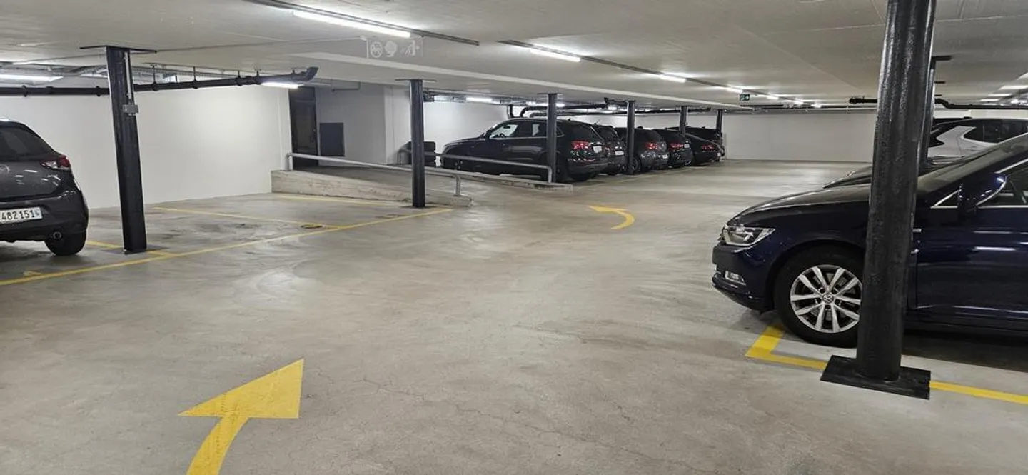 Posti auto in garage sotterranea in affitto nel quartiere Tiergarten - Foto 2 di 3