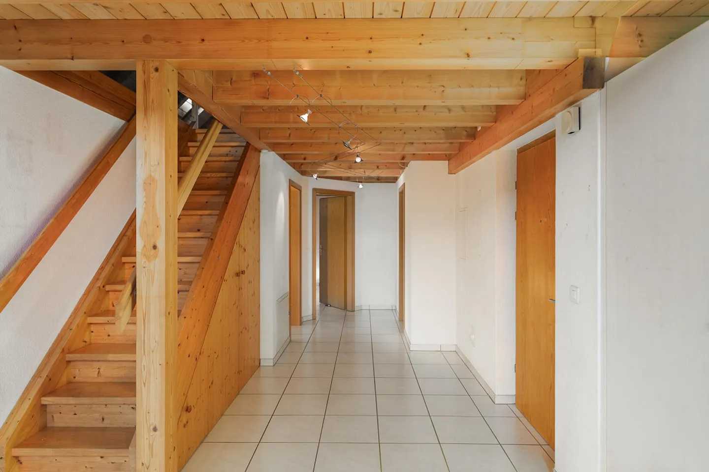 Geräumige Maisonette mit Galerie - Foto 5 von 21