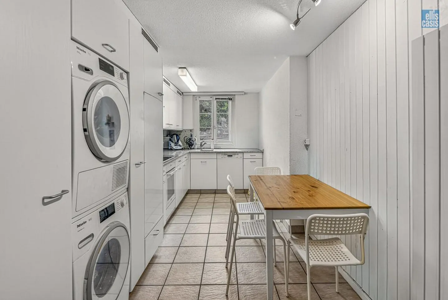 Well-maintained multi-family house with underground garage in the village center! - Photo 6 of 36