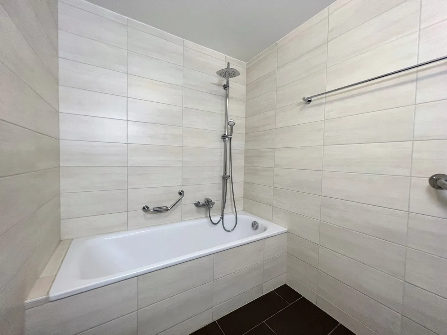 Appartamento moderno con 3 stanze e balcone - Foto 9 di 11