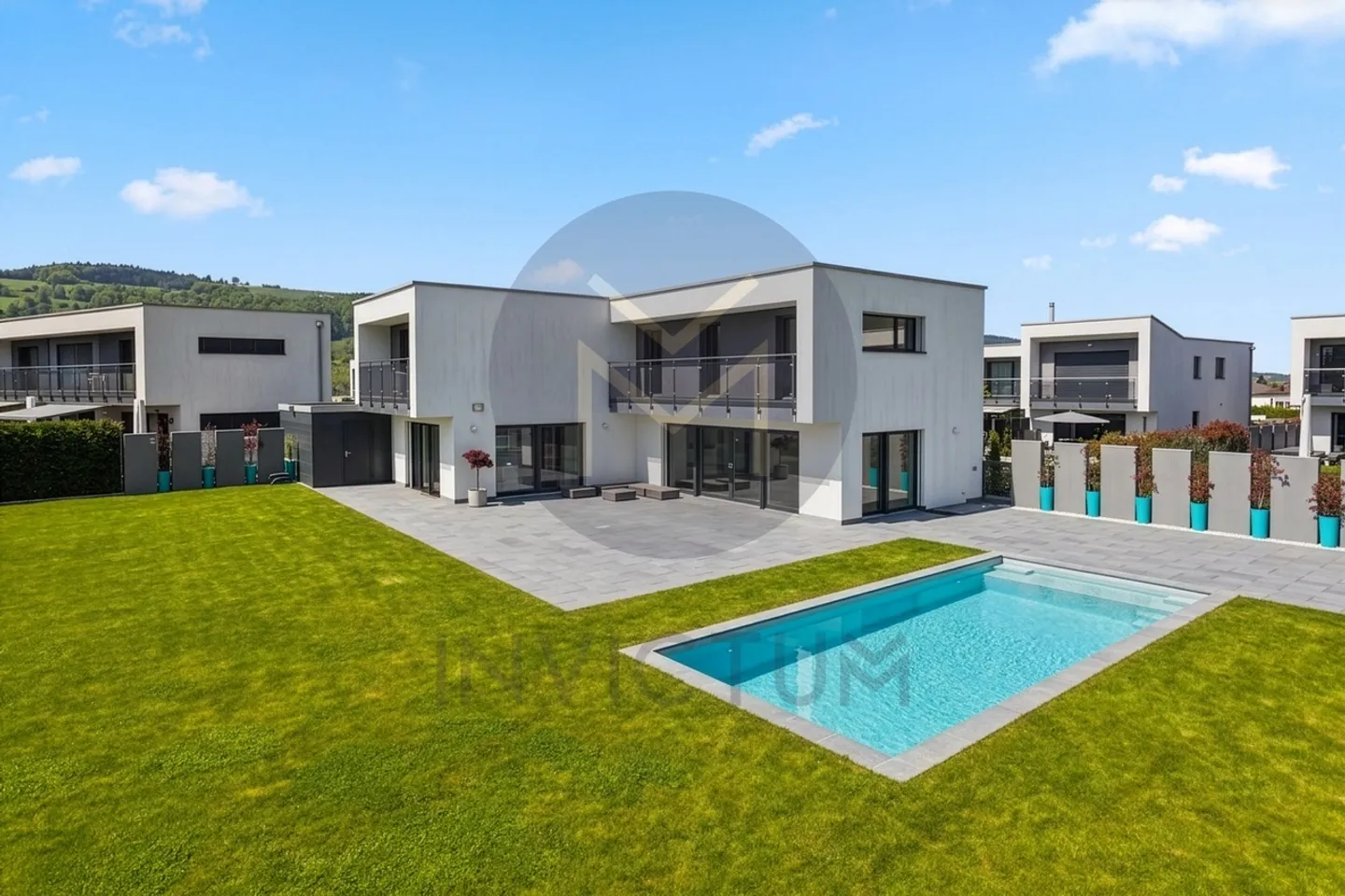 Exceptional contemporary villa with terrace and garden - Photo 1 of 28