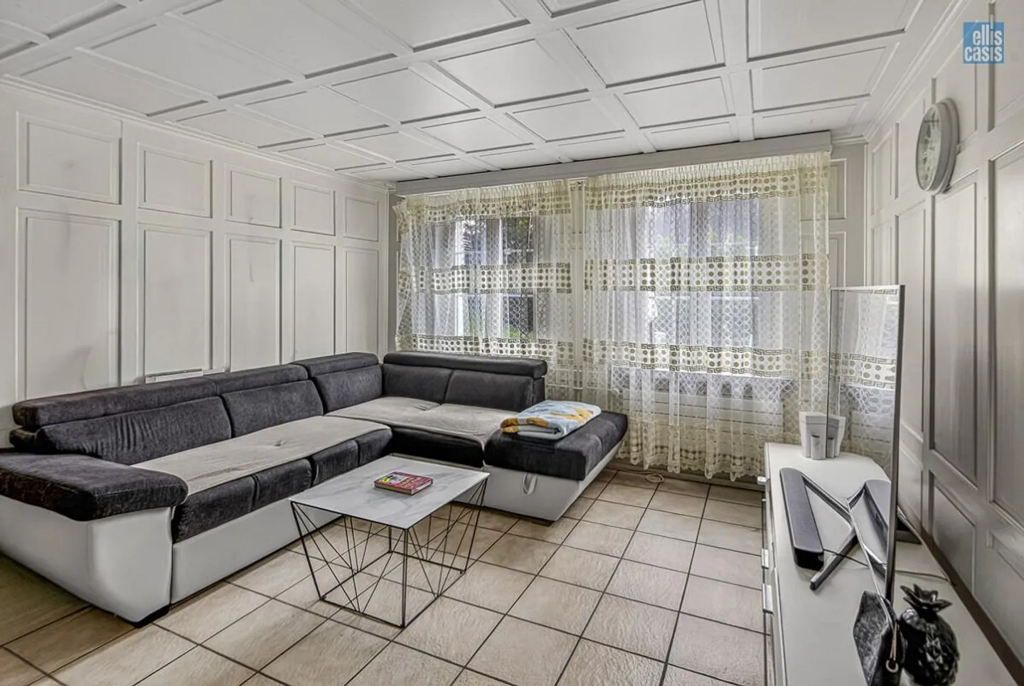 Well-maintained multi-family house with underground garage in the village center! - Photo 17 of 36