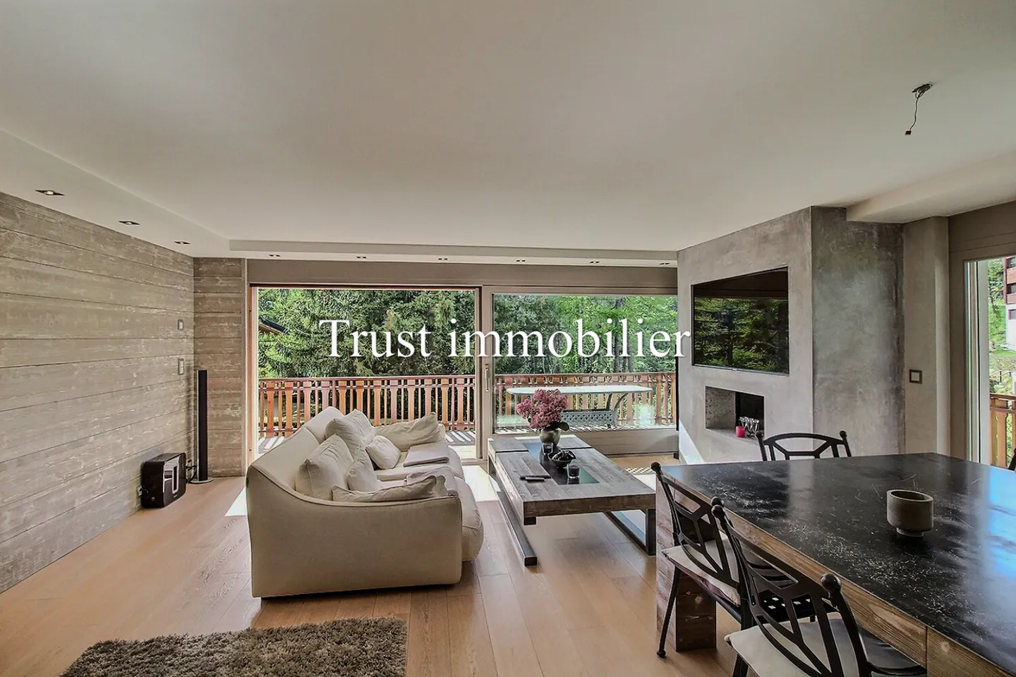 3000. Superb modern renovated apartment - Photo 3 of 15