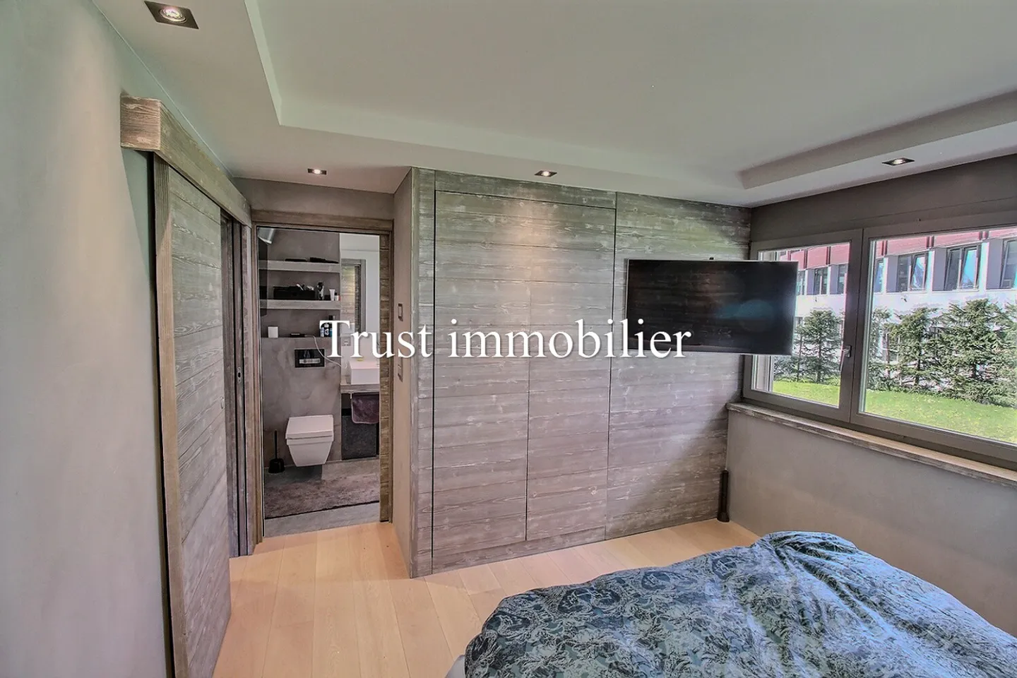 3000. Superb modern renovated apartment - Photo 8 of 15