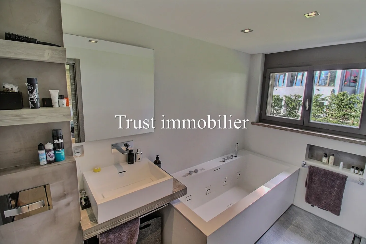 3000. Superb modern renovated apartment - Photo 9 of 15