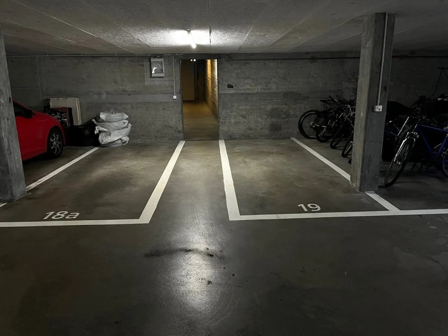 Place de parking extérieure à louer - Photo 3 sur 3