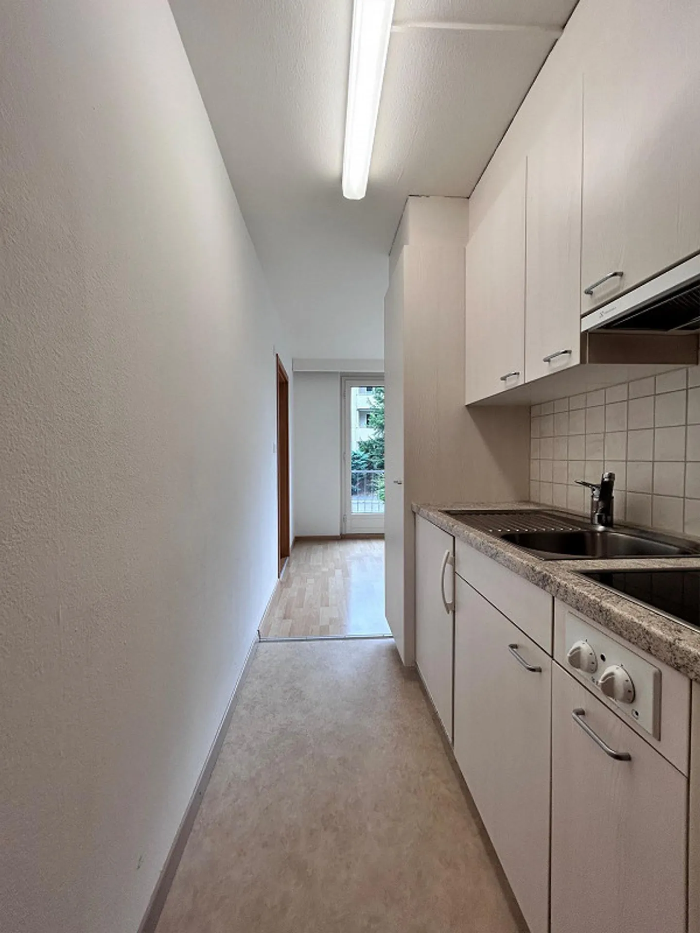 Appartamento 2 locali a buon prezzo in una posizione tranquilla - Foto 4 di 10