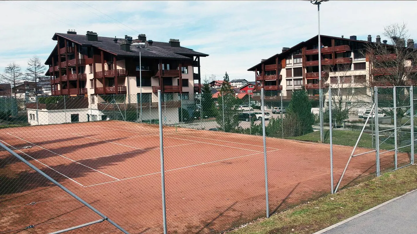 3.5-Room Maisonette Apartment in the Center with Indoor Pool and Sauna - Photo 5 of 8