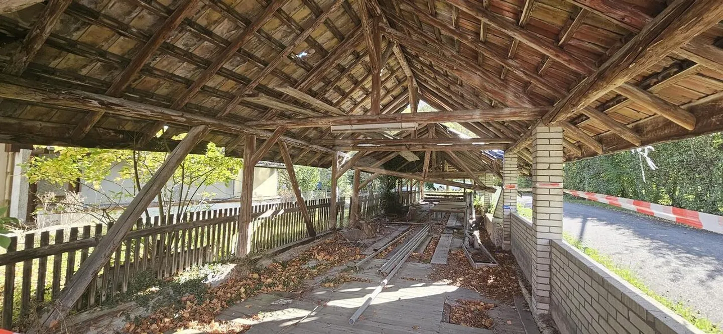 GREAT POTENTIAL ON A 2400 M² PLOT - Photo 5 of 6