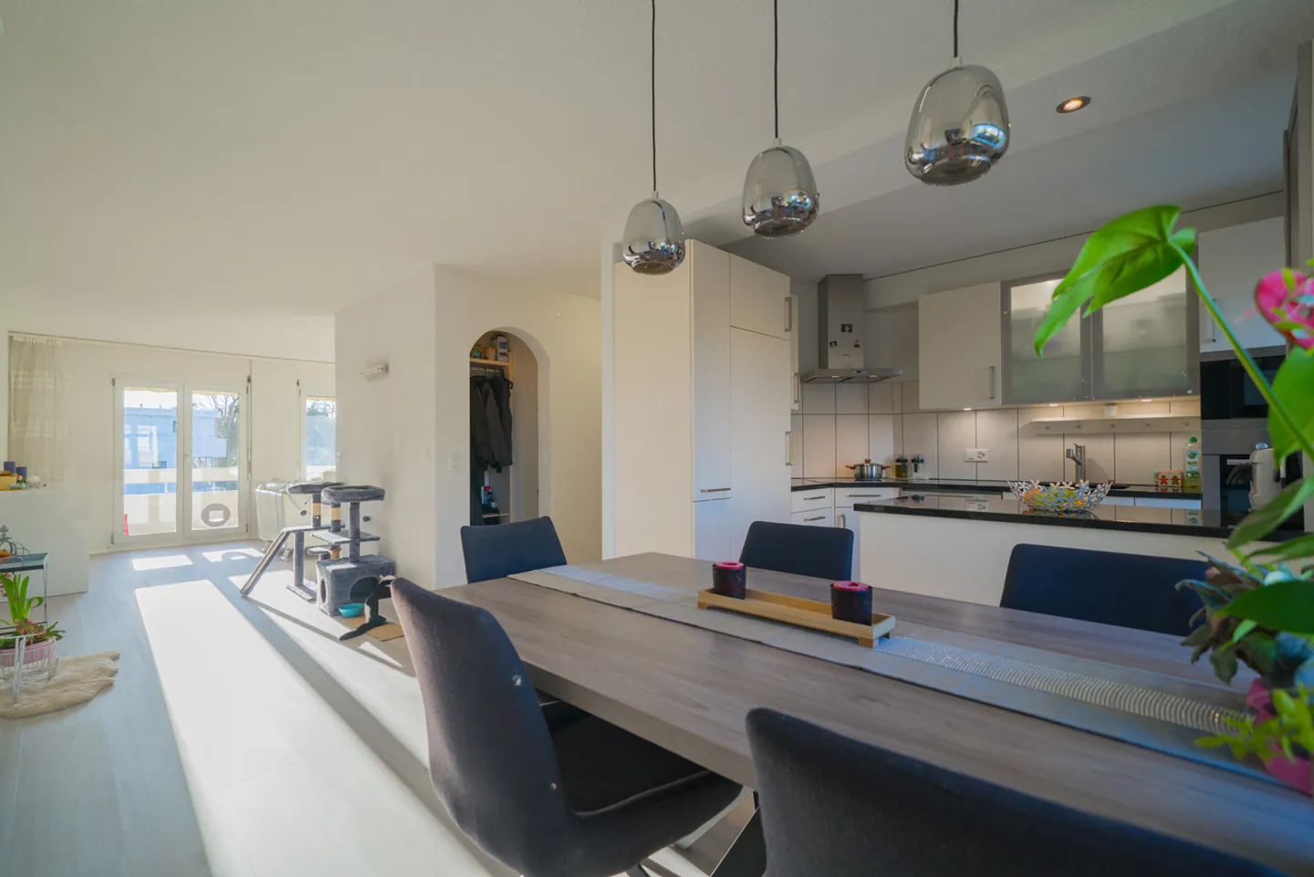 Appartamento luminoso in un tranquillo quartiere residenziale vicino a Solothurn - Foto 6 di 15