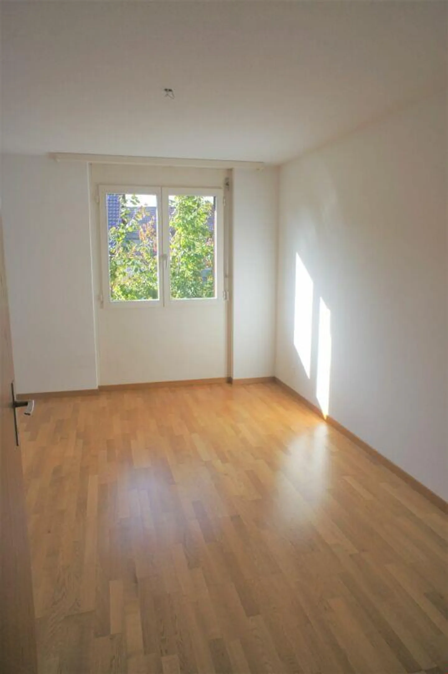 Spazioso e moderno con un grande balcone nel verde! - Foto 7 di 11