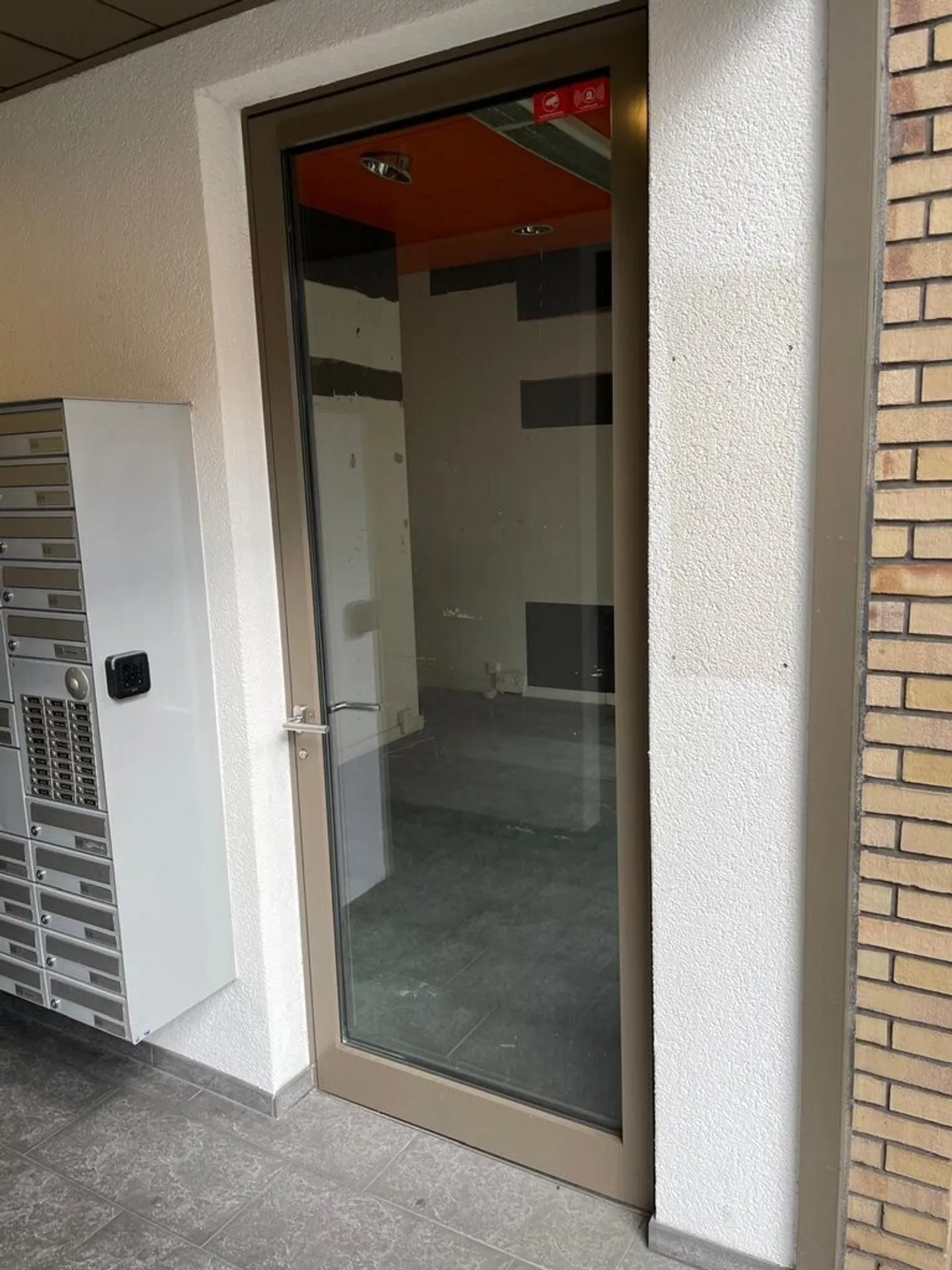 Spend your lunch break at the marketplace - Photo 3 of 7