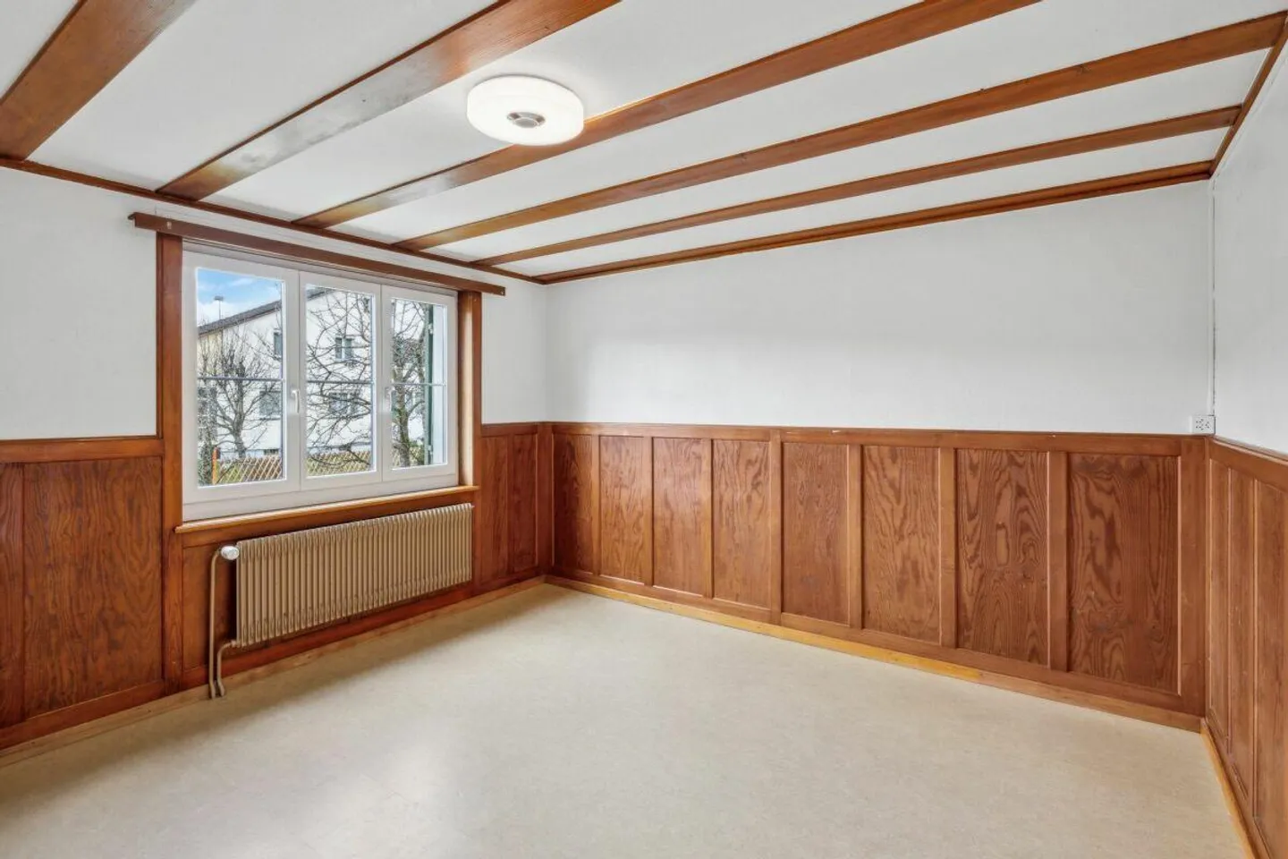 Einfamilienhaus mit 624 m2 grossem Grundstück - Foto 2 von 14