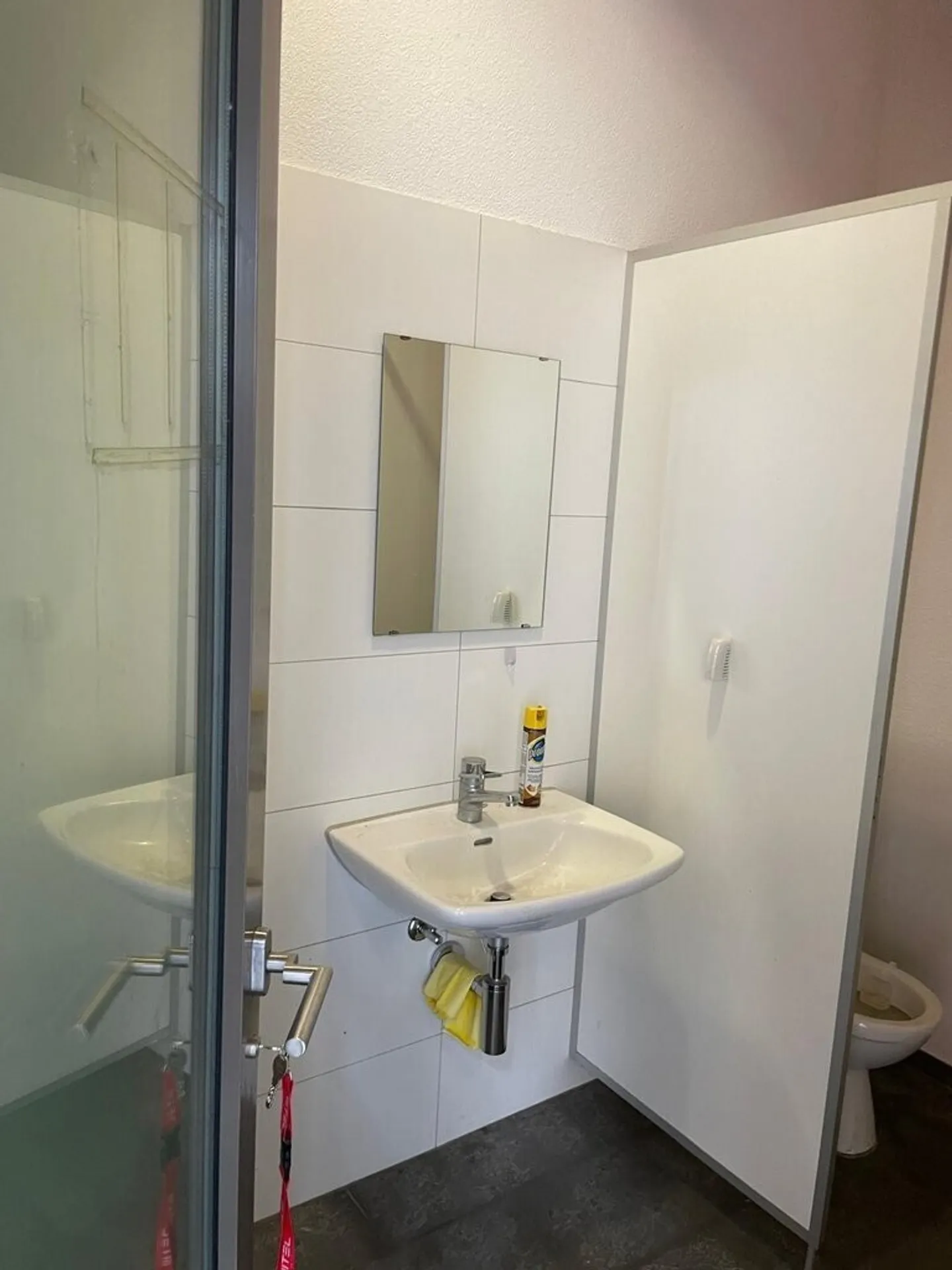 Spend your lunch break at the marketplace - Photo 7 of 7