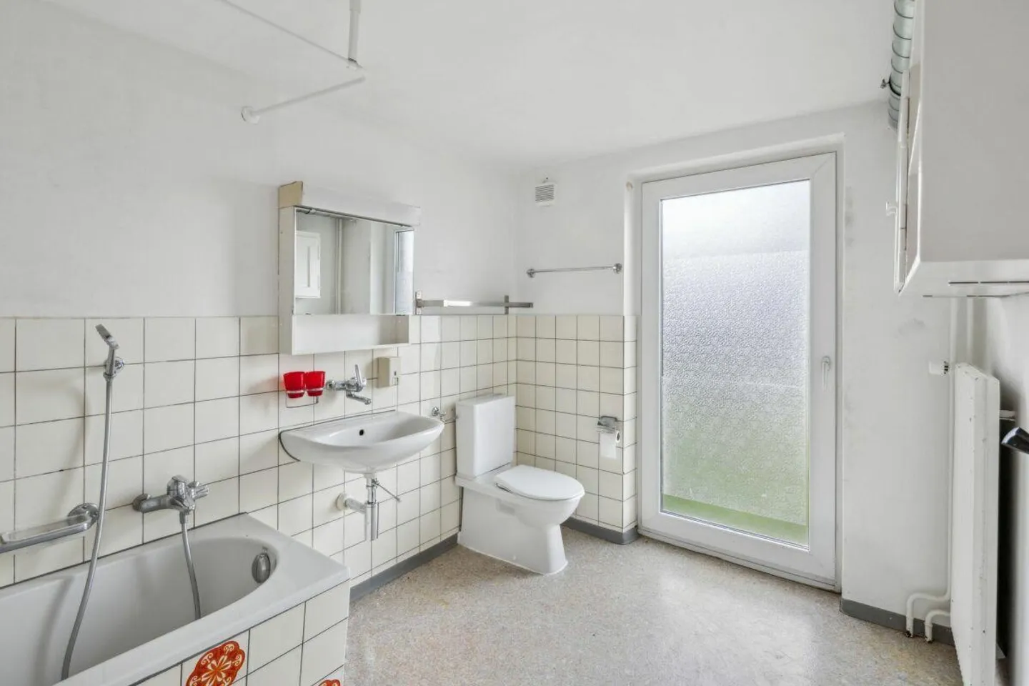 Einfamilienhaus mit 624 m2 grossem Grundstück - Foto 5 von 14