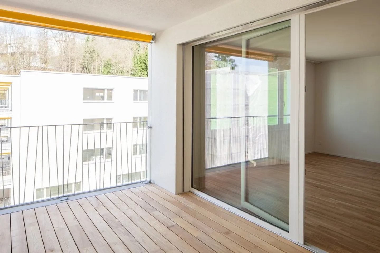 Appartement moderne avec balcon - Photo 1 sur 9