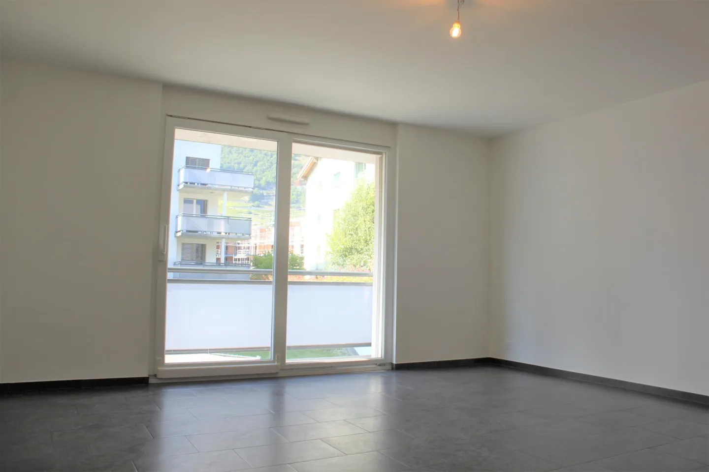 3.5-room apartment for rent in Leytron - Photo 3 of 6