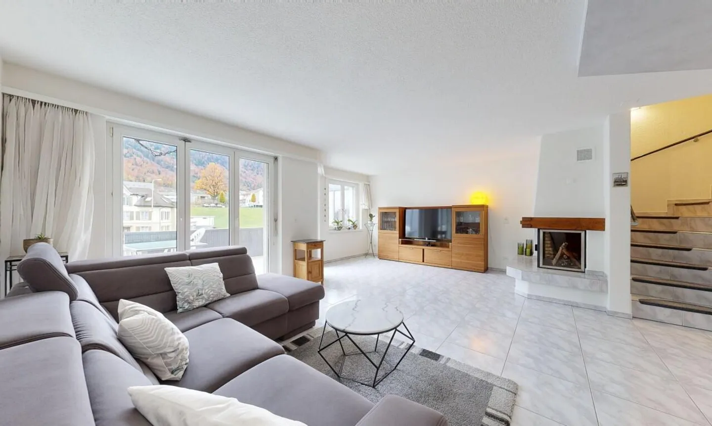 Appartement spacieux et lumineux de 5,5 pièces à Schübelbach - Photo 2 sur 11