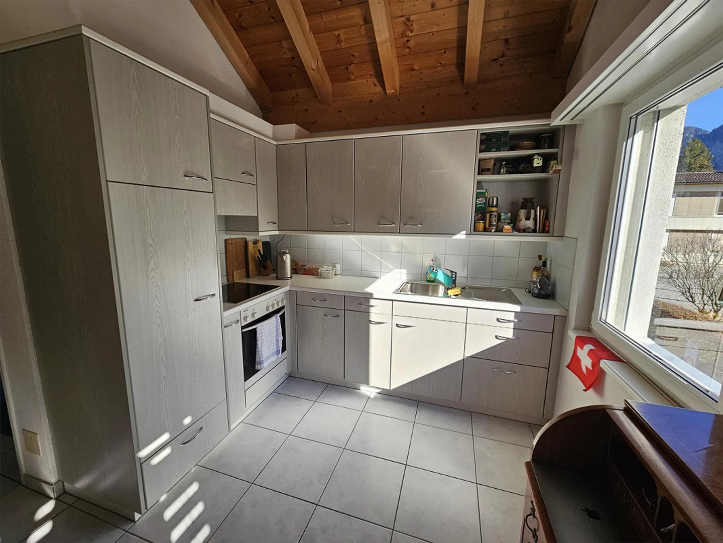 Beautiful 2.5 room apartment available from 01.07.2026 - Photo 2 of 6