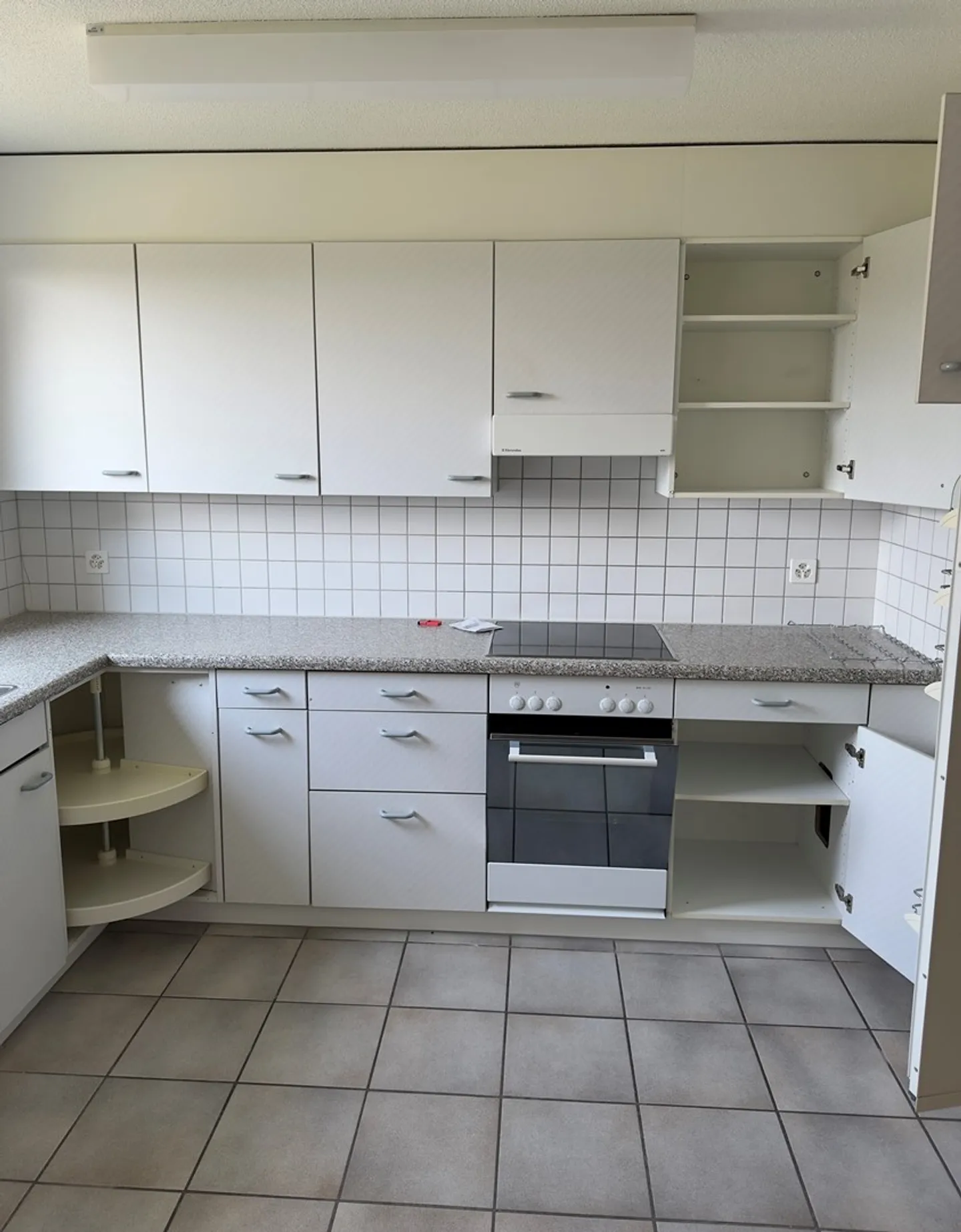 Apartment for rent - Photo 3 of 11