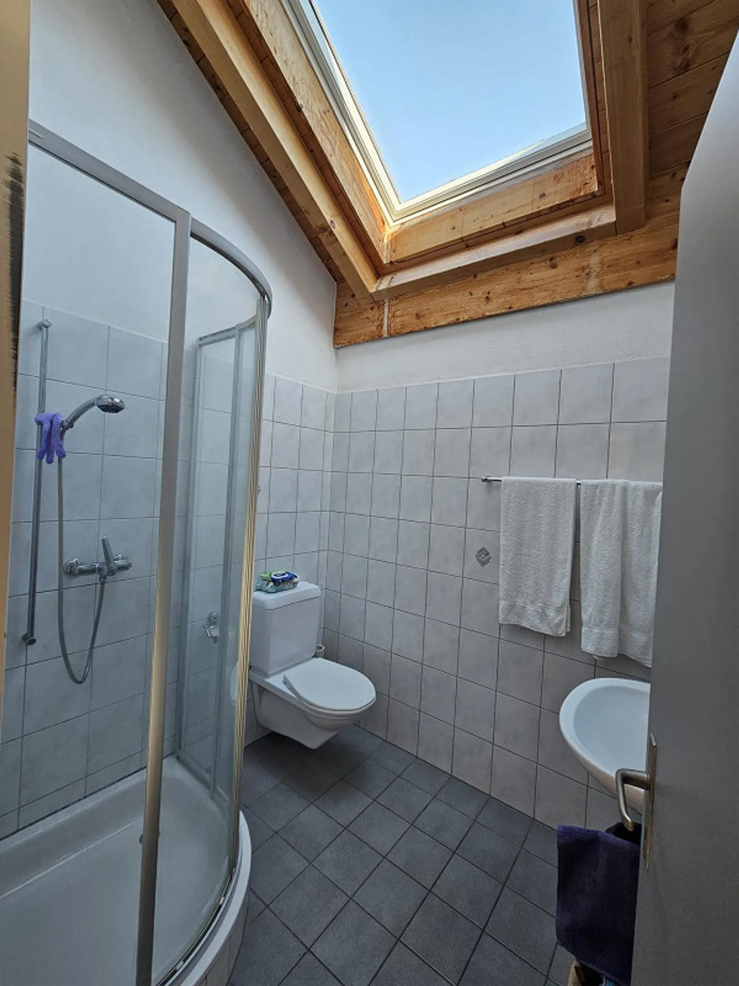 Beautiful 2.5 room apartment available from 01.07.2026 - Photo 3 of 6