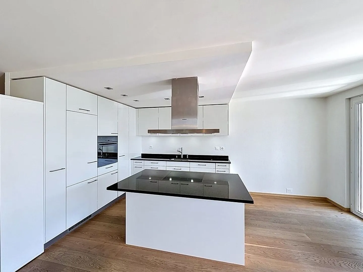 Ampio Appartamento di 5.5 Stanze - Foto 3 di 10