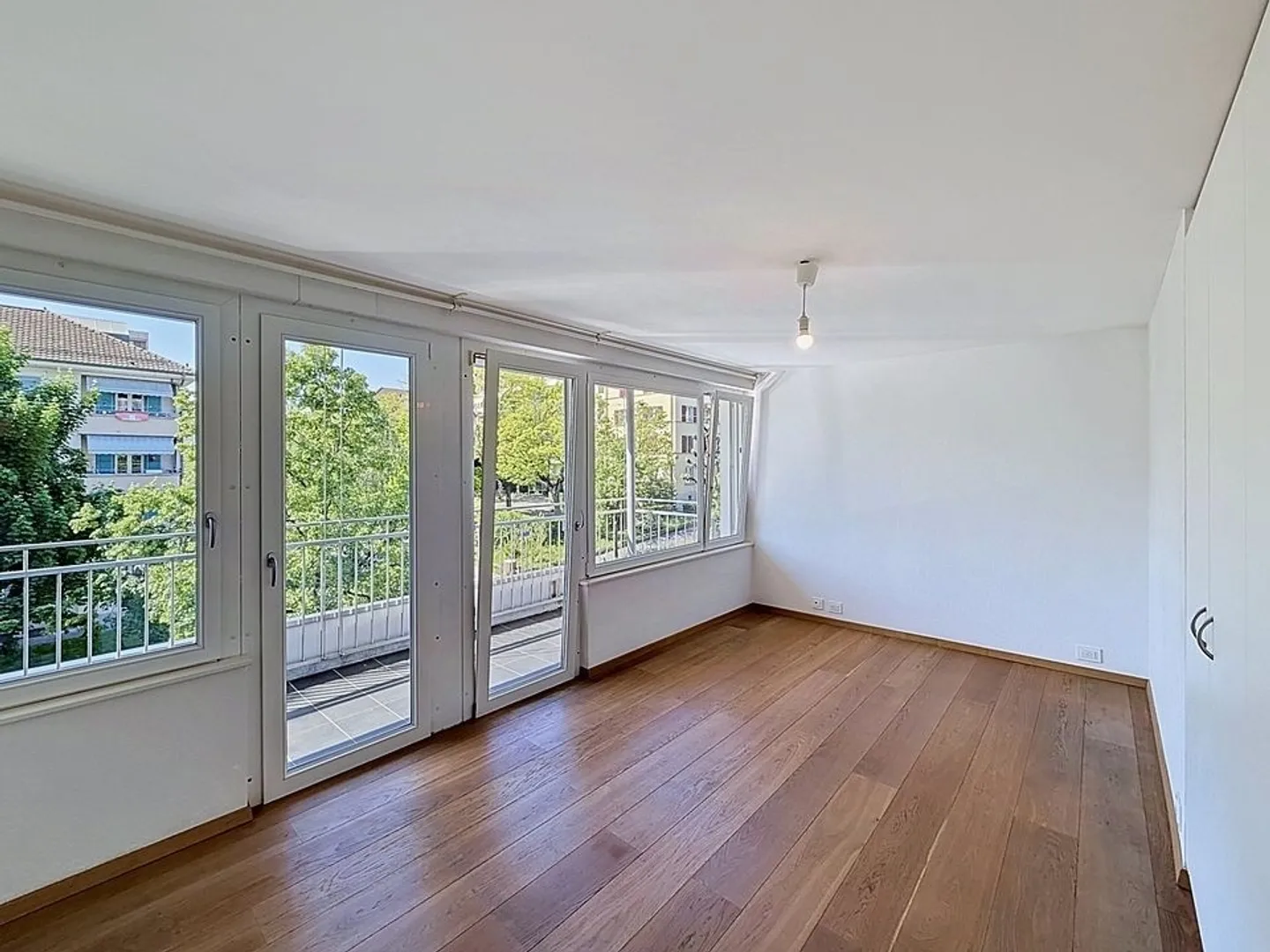 Ampio Appartamento di 5.5 Stanze - Foto 4 di 10