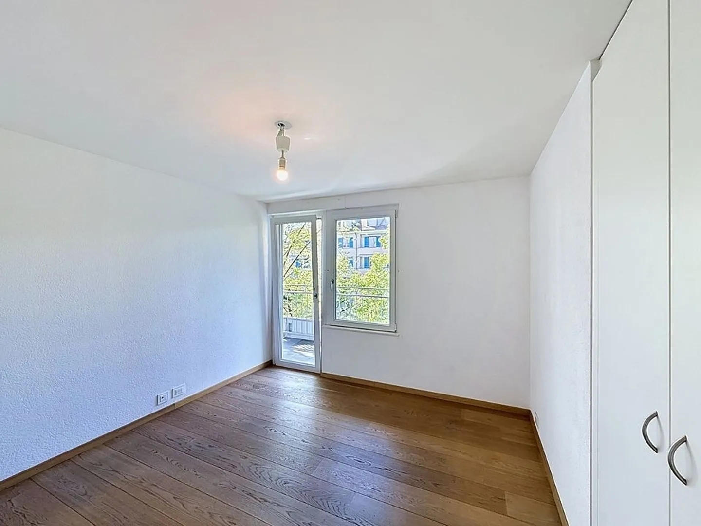 Ampio Appartamento di 5.5 Stanze - Foto 5 di 10