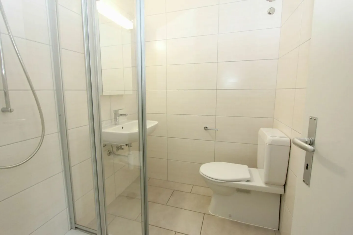 Brightly renovated 3.5-room investment apartment - Photo 10 of 14