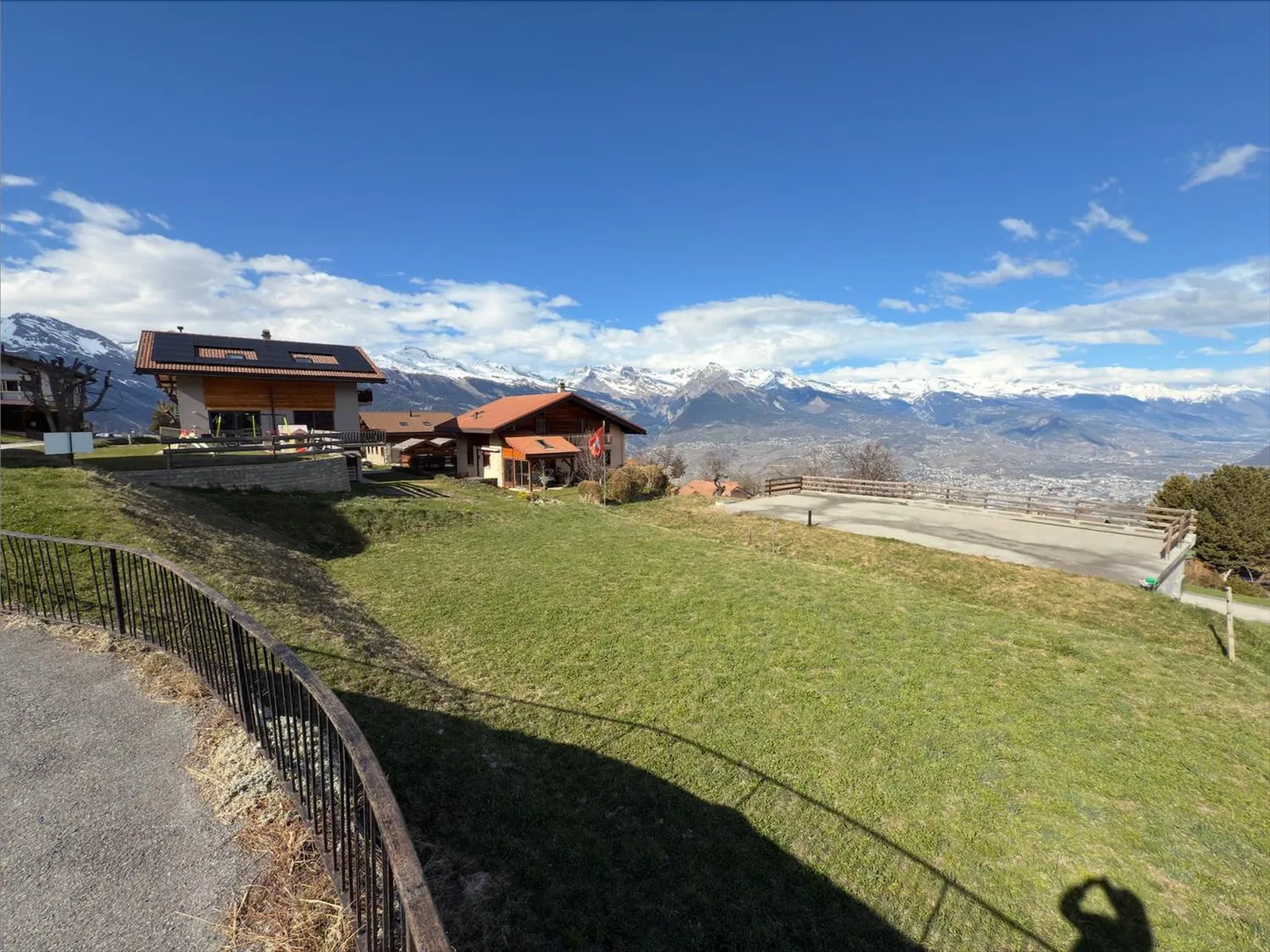 Wunderschönes Baugrundstück 4 Minuten von der Station entfernt - Foto 3 von 7