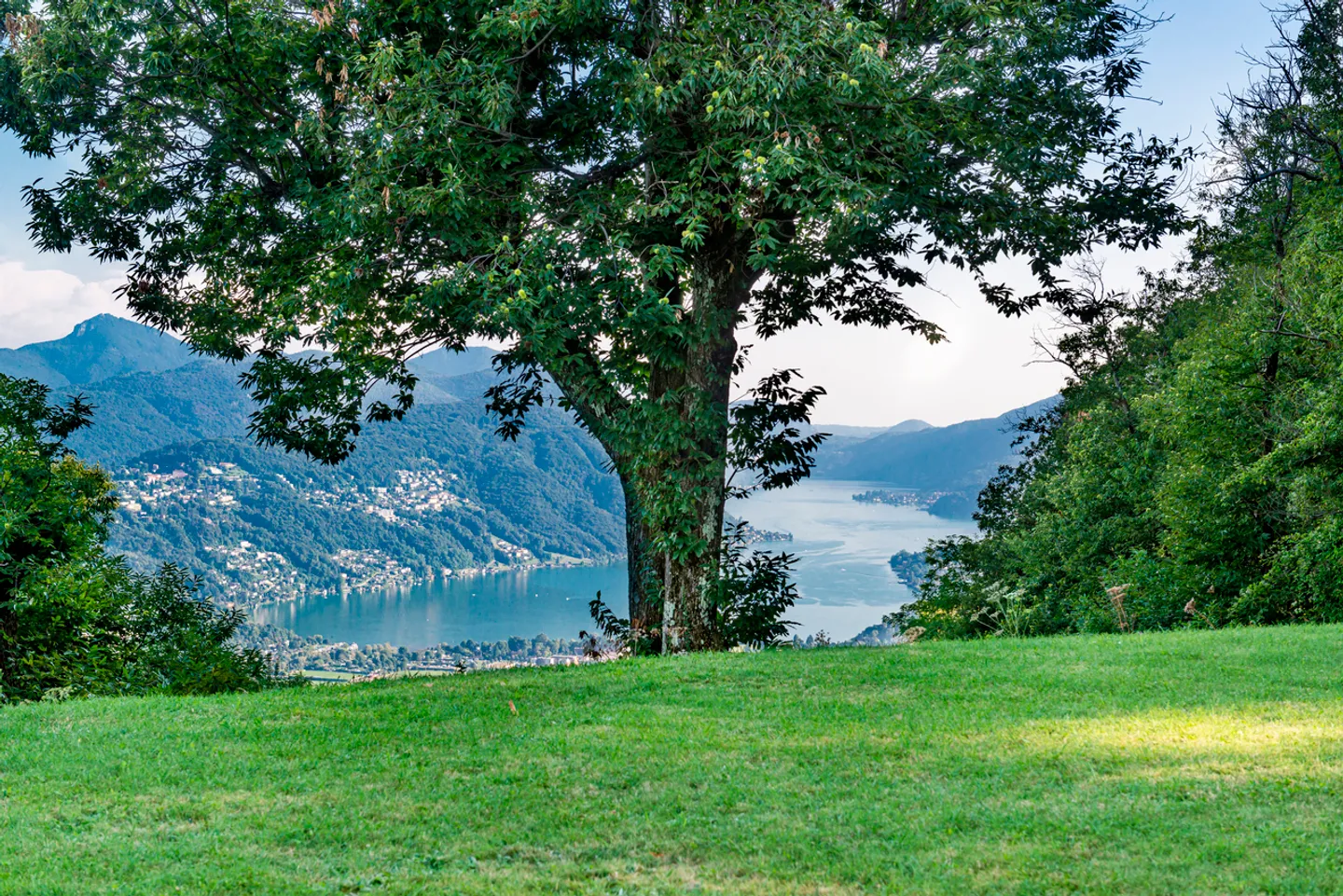 Villa architecturale avec vue sur le lac - Photo 22 sur 30