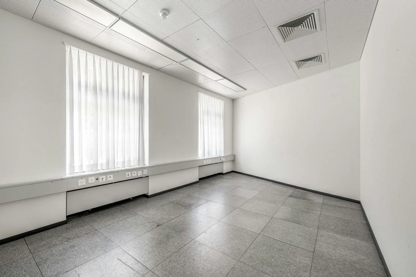 Büro & Lager in bester Lage - Foto 10 von 13