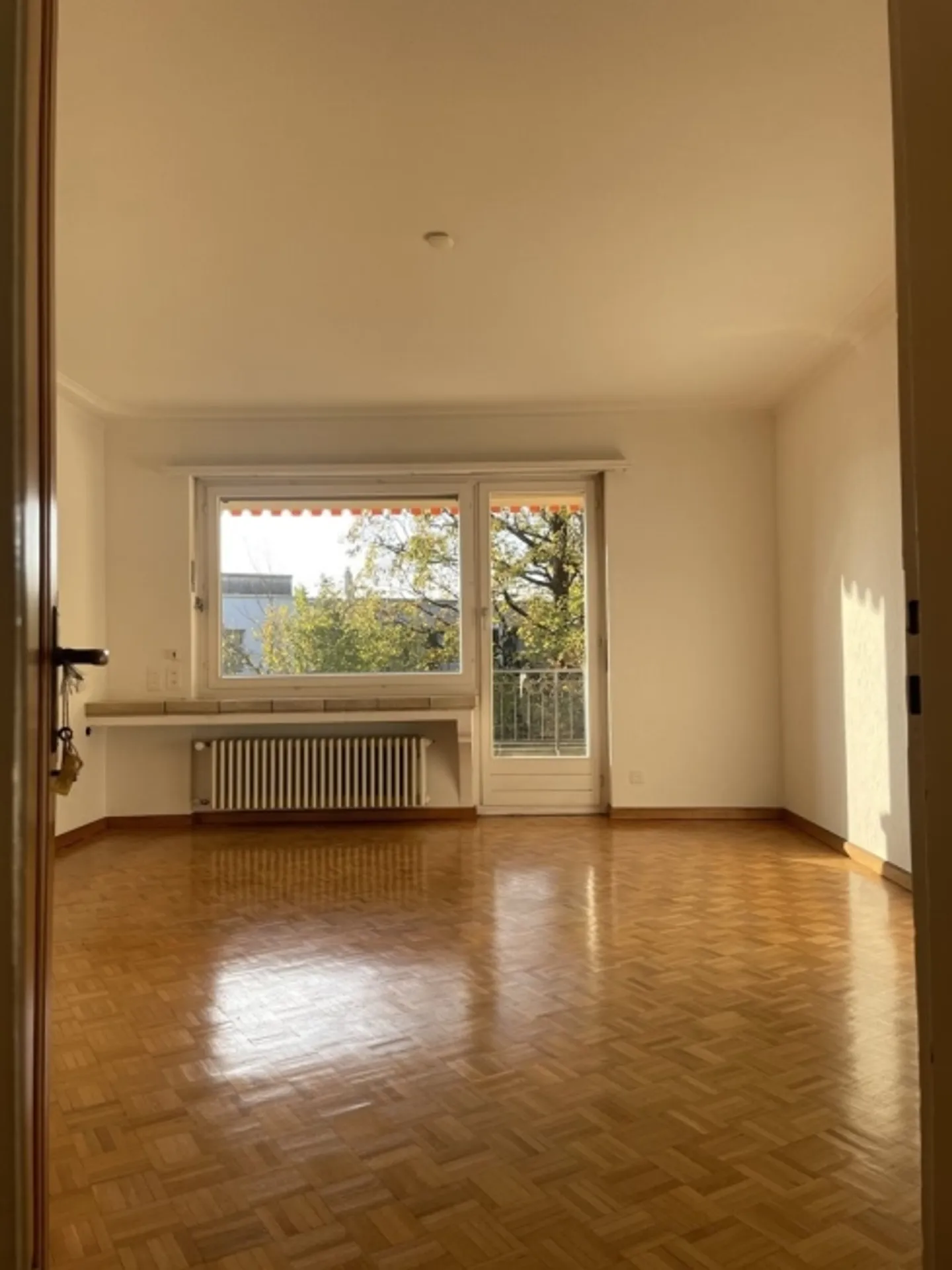 Ampio appartamento di 4,5 stanze in affitto - Foto 5 di 8