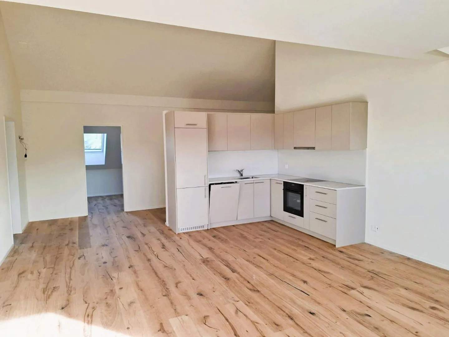 Première location : Au-dessus des toits de Märstetten ! - 1 mois gratuit - Photo 1 sur 15