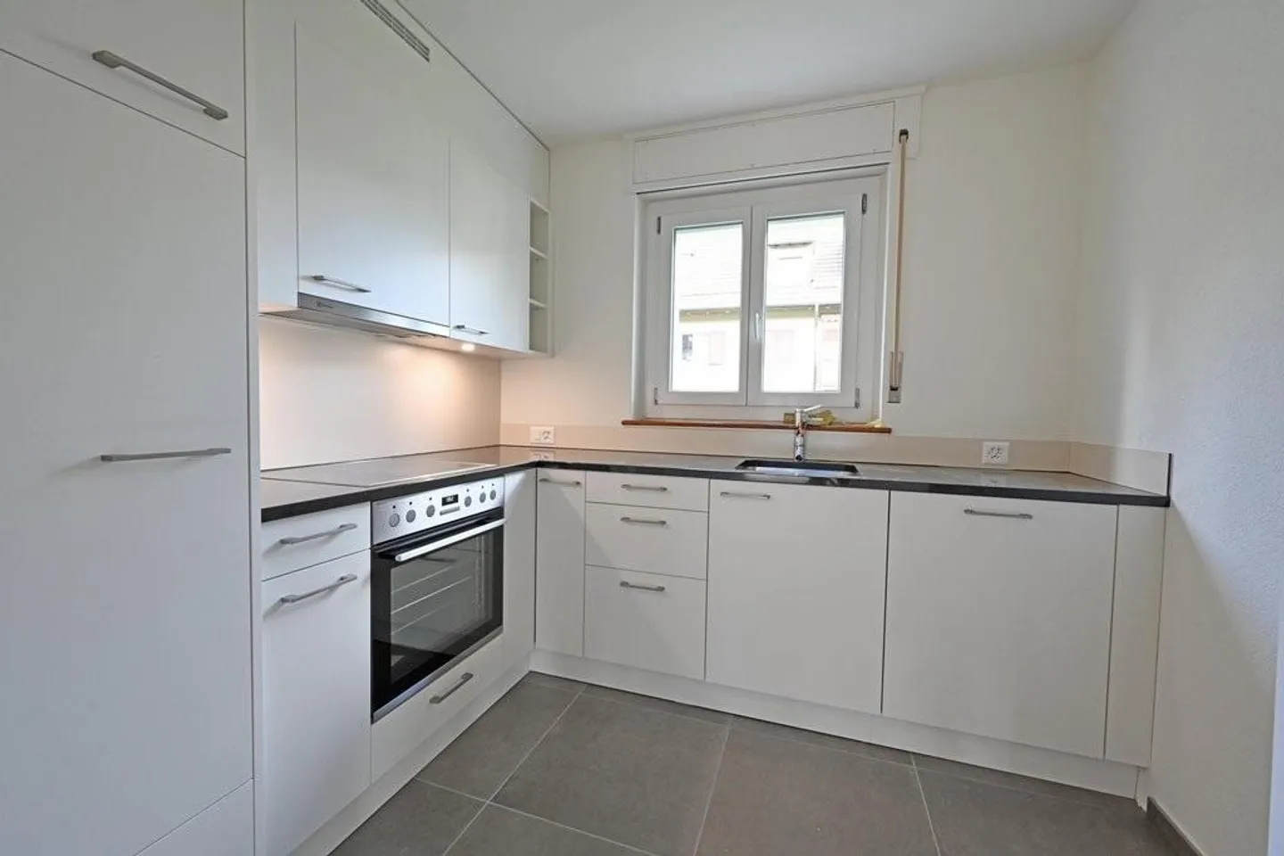 4 1/2-room apartment, 2nd floor left - Photo 2 of 5