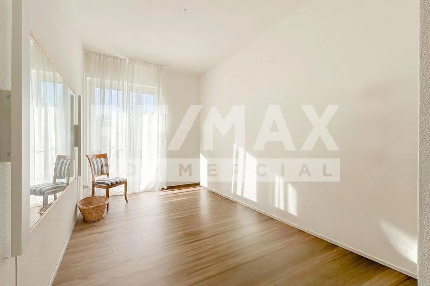 Space for Success: Discover the Diversity of Your New Business Location... - Photo 4 of 13