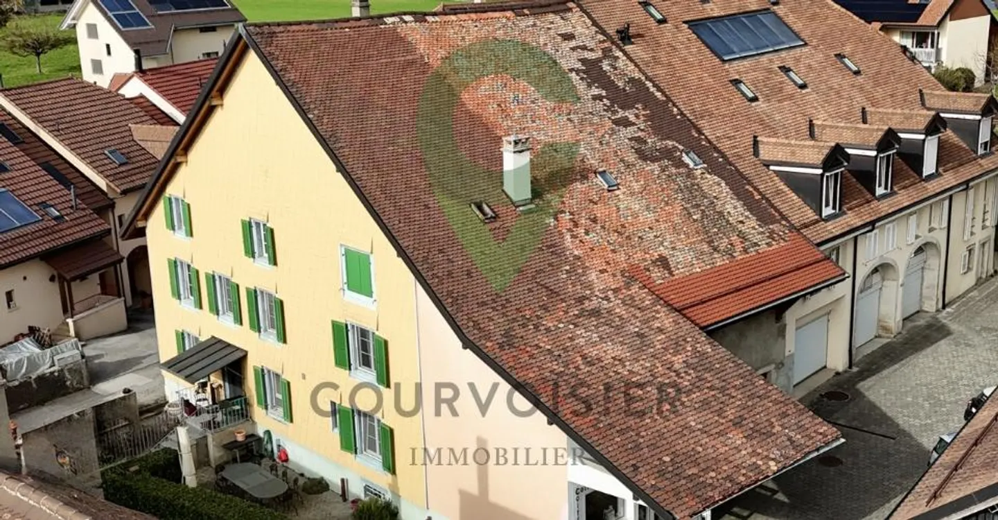 Casa di carattere con annessi e grande potenziale - Foto 2 di 12
