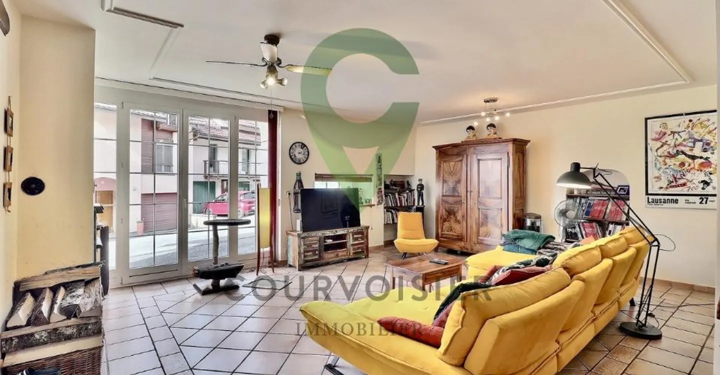 Casa di carattere con annessi e grande potenziale - Foto 3 di 12