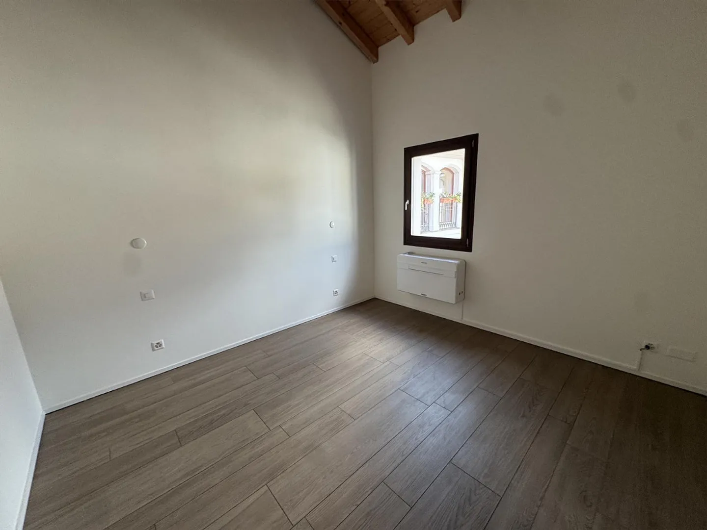 Chiasso, BÜRO ZU VERMIETEN MIT PARKPLATZ - Foto 6 von 8