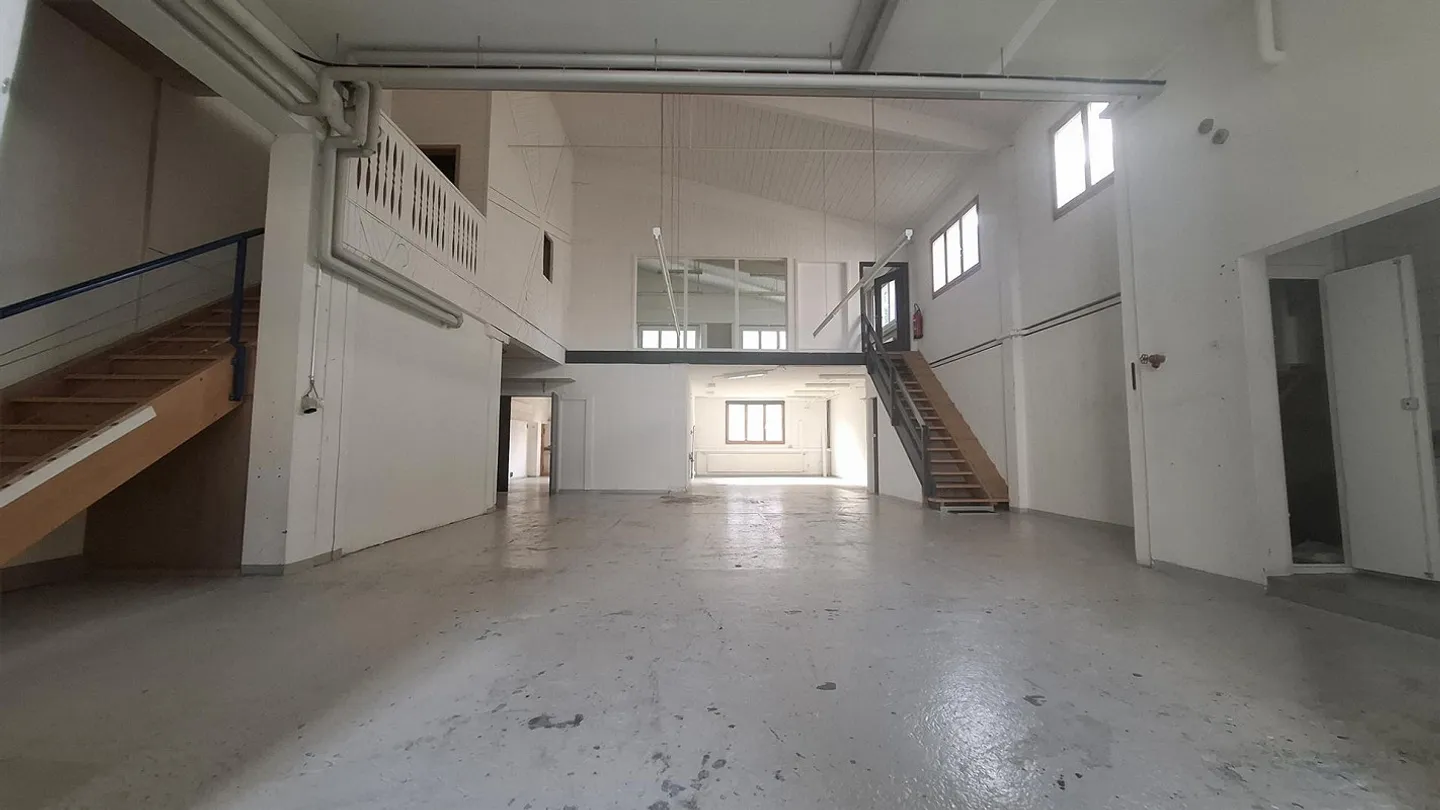 Versatile commercial space for rent in Stans - Photo 2 of 14