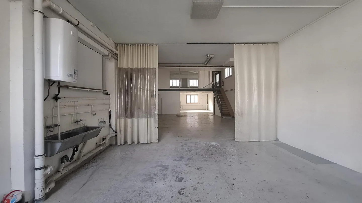 Versatile commercial space for rent in Stans - Photo 4 of 14